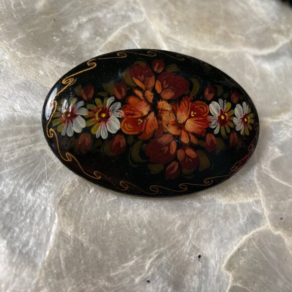 Vintage Hand Painted Floral Folk Art Wood Brooch Signed 90s - Picture 2 of 3